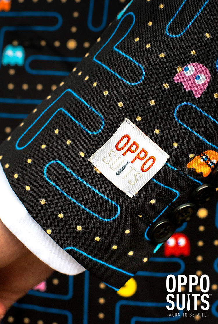 must-have-pentru-barbatii-super-geek-costum-cravata-pac-man-3